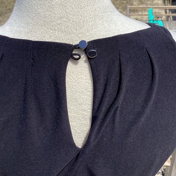 WHBM Black Strappy Layered Chiffon Keyhole Tank - Picture 8 of 10